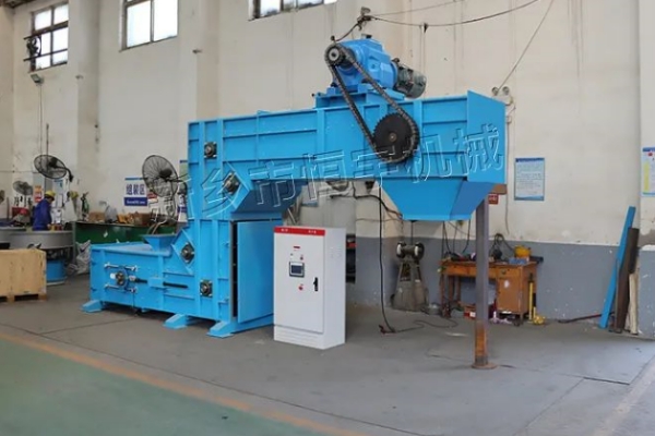 震撼！巨無(wú)霸大產(chǎn)量Z型轉(zhuǎn)斗式提升機(jī)組裝完畢！